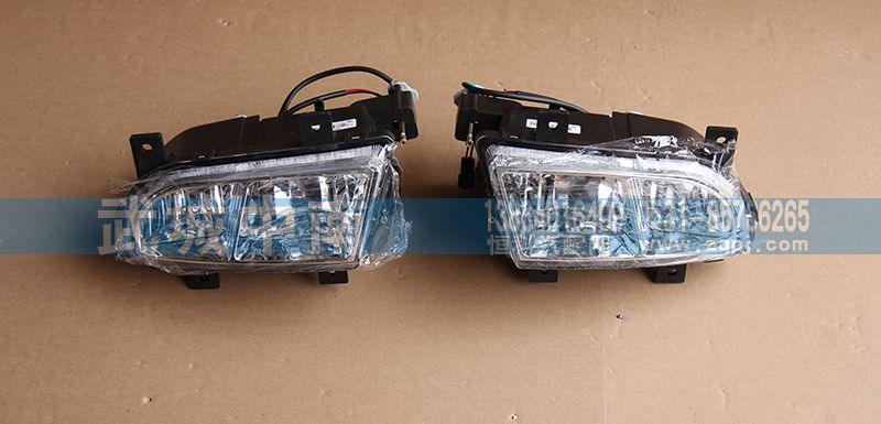AZ9719720025,左前霧燈 豪沃10款,濟(jì)南武城重型車外飾件廠