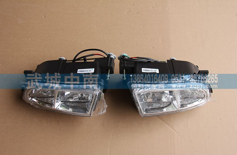 AZ9719720025,左前霧燈 豪沃10款,濟(jì)南武城重型車外飾件廠